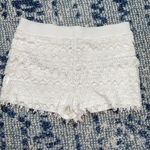 Cream All Over Lace Boho Shorts size Med EXPRESS